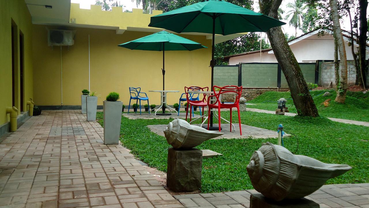 Bridge Hotel Negombo Kimbulapitiya Екстер'єр фото