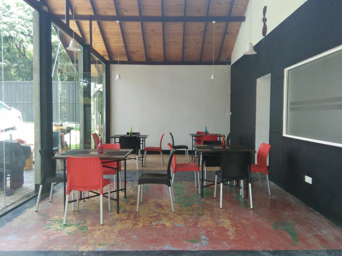 Bridge Hotel Negombo Kimbulapitiya Екстер'єр фото