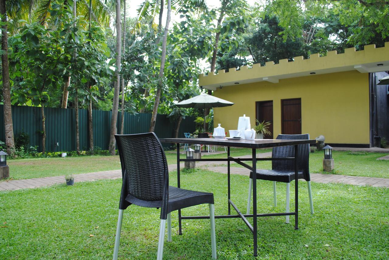Bridge Hotel Negombo Kimbulapitiya Екстер'єр фото