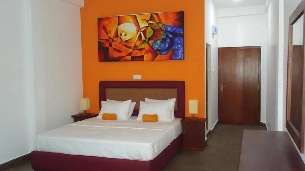 Bridge Hotel Negombo Kimbulapitiya Екстер'єр фото