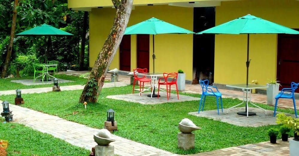 Bridge Hotel Negombo Kimbulapitiya Екстер'єр фото